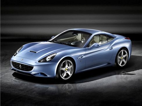 Used 2010 Ferrari California RWD image 1