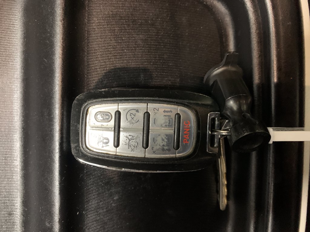 Used 2020 Chrysler Pacifica Touring-L FWD image 32