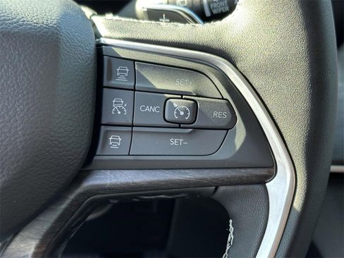 New 2025 Jeep Grand Cherokee L Limited w/ Luxury Tech Group II image 7