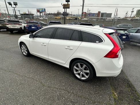 Used 2016 Volvo V60 T5 Premier image 5
