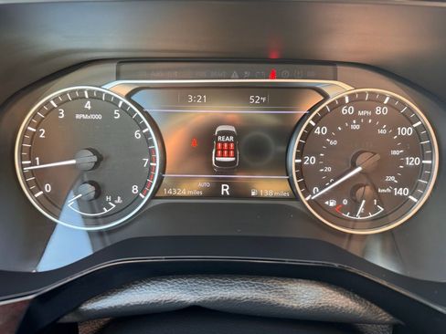 Used 2025 Nissan Pathfinder SL image 27