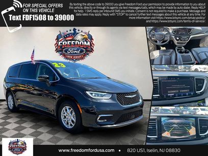 Used 2023 Chrysler Pacifica Touring-L