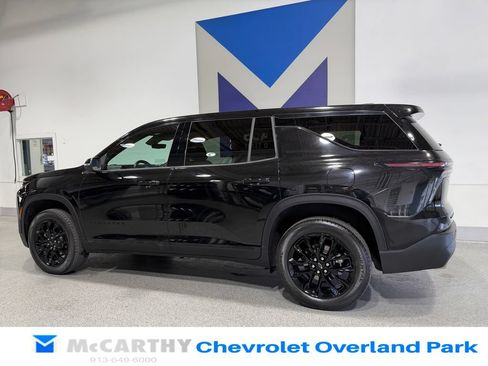 Used 2024 Chevrolet Traverse LS w/ Midnight/Sport Edition FWD image 7