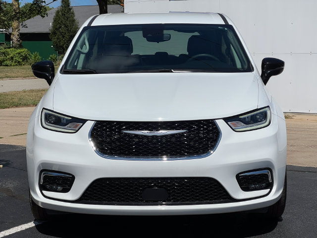 Used 2024 Chrysler Pacifica Touring-L AWD/4WD image 46