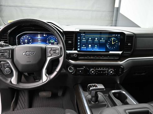 Used 2022 Chevrolet Silverado 1500 RST AWD/4WD image 13