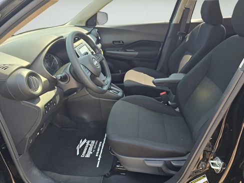 Used 2025 Nissan Kicks Play S w/ Interior Electronics Package FWD image 10