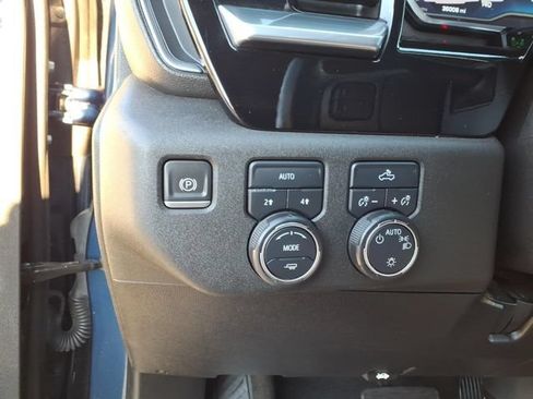 Used 2022 Chevrolet Silverado 1500 LT AWD/4WD image 20