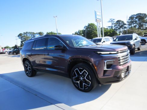 Used 2026 Chevrolet Traverse High Country w/ LPO, Floor Liner Package AWD/4WD image 6