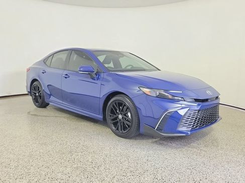 Used 2026 Toyota Camry SE FWD image 4