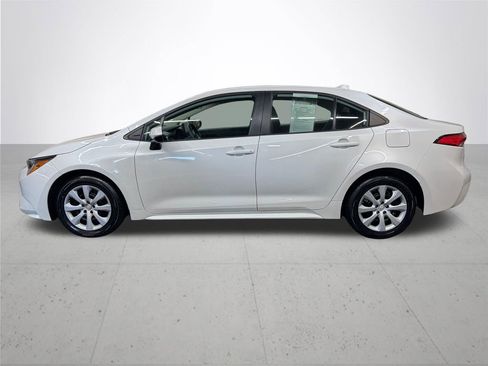 Used 2024 Toyota Corolla LE FWD image 3