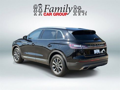 Used 2022 Lincoln Nautilus FWD image 4