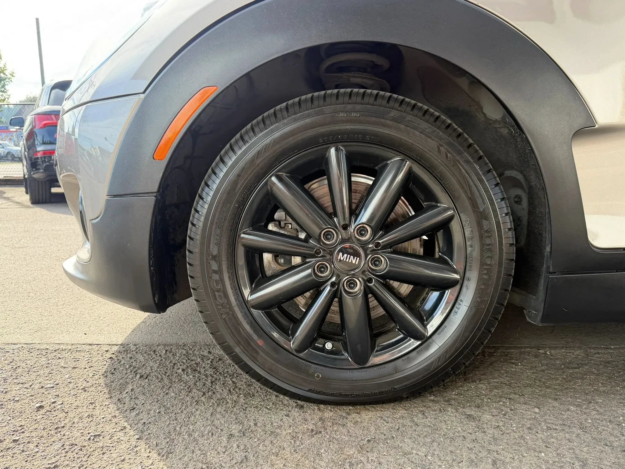 Used 2017 MINI Cooper Clubman ALL4 AWD/4WD image 12
