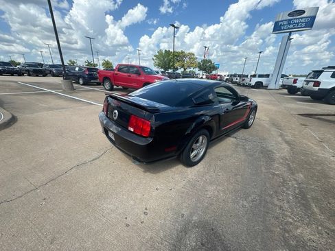 Used 2006 Ford Mustang GT Premium RWD image 10