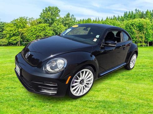 Used 2019 Volkswagen Beetle 2.0T S FWD image 4
