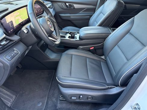 Used 2025 Buick Enclave Preferred image 9