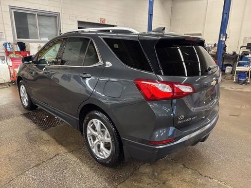 Used 2019 Chevrolet Equinox LT w/ Sun & Navigation Package image 4