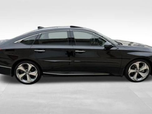 Used 2018 Honda Accord Touring image 4