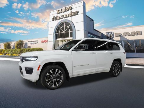 Used 2021 Jeep Grand Cherokee L Overland w/ Advanced Protech Group III image 13