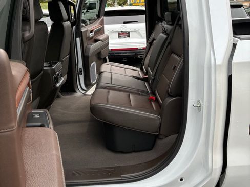 Used 2023 GMC Sierra 1500 Denali w/ Denali Reserve Package AWD/4WD image 33