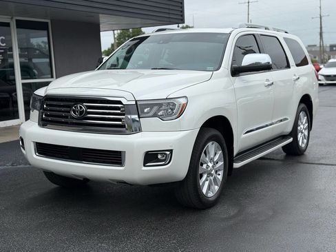 Used 2020 Toyota Sequoia Platinum AWD/4WD image 4
