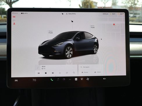 Used 2024 Tesla Model Y Long Range image 48