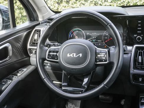 Used 2023 Kia Sorento EX FWD image 12