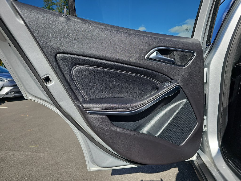 Used 2019 Mercedes-Benz GLA 250 4MATIC image 24