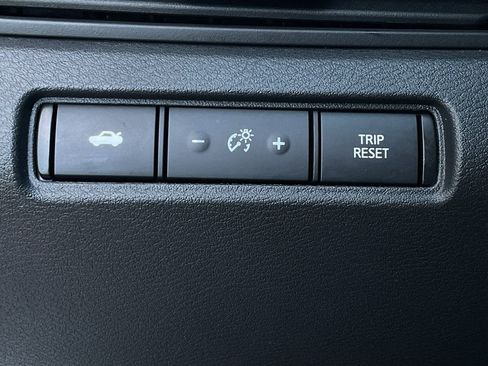 Used 2025 Nissan Altima 2.5 SV image 25