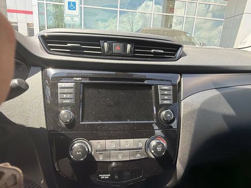 Used 2022 Nissan Rogue Sport S FWD image 14