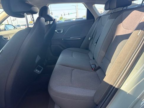 Used 2025 Kia K4 FWD image 18