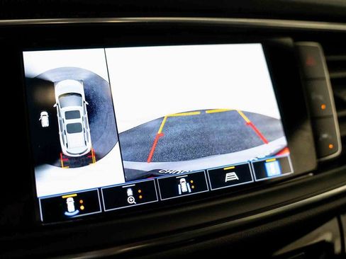 Used 2023 Buick Enclave Avenir image 26