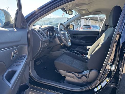 Used 2025 Mitsubishi Outlander Sport SE image 14