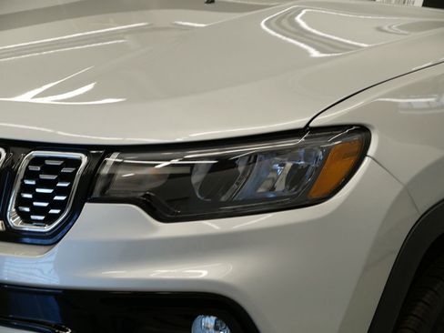 New 2025 Jeep Compass Limited image 19