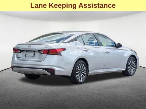 Used 2024 Nissan Altima 2.5 SV FWD image 5