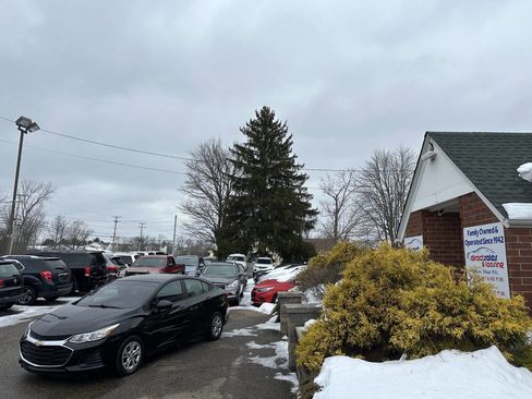 Used 2019 Chevrolet Cruze LS image 1