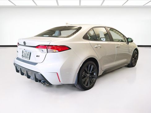 Used 2025 Toyota Corolla SE FWD image 4