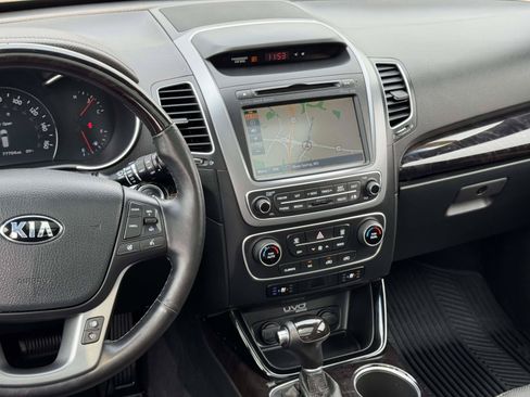 Used 2014 Kia Sorento SX AWD/4WD image 3