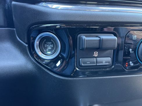 Used 2024 Chevrolet Silverado 2500 High Country w/ Technology Package image 13