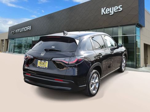 Used 2023 Honda HR-V LX image 4