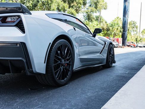 Used 2014 Chevrolet Corvette Stingray Coupe w/ 2LT Preferred Equipment Group RWD image 10