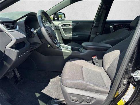 Used 2025 Toyota RAV4 SE w/ Convenience Package AWD/4WD image 10