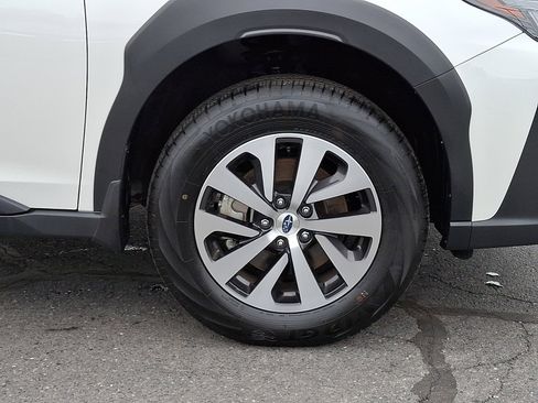 Certified 2025 Subaru Outback Premium AWD/4WD image 8