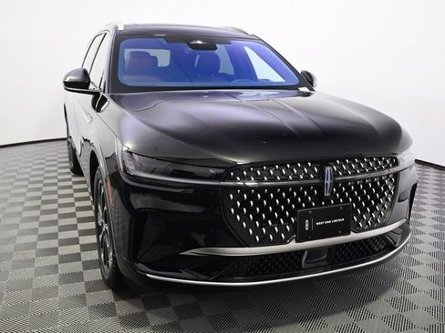 Used 2026 Lincoln Nautilus Reserve AWD/4WD image 9