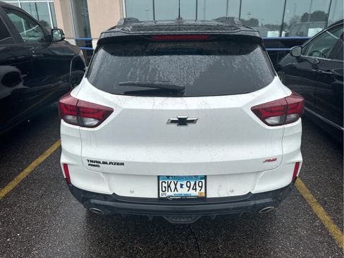 Used 2021 Chevrolet TrailBlazer RS w/ Sun and Liftgate Package AWD/4WD image 3
