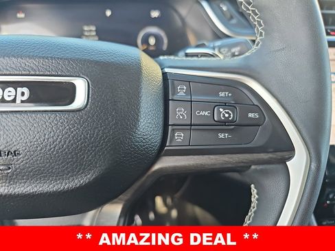 Used 2023 Jeep Grand Cherokee Limited image 18