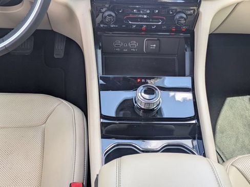 Used 2023 Jeep Grand Cherokee L Limited w/ Luxury Tech Group II RWD image 20