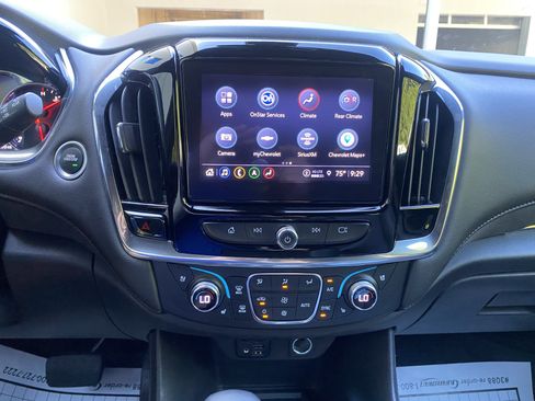 Used 2023 Chevrolet Traverse High Country FWD image 24