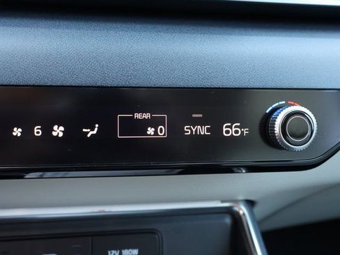 New 2026 Kia Carnival EX FWD image 27