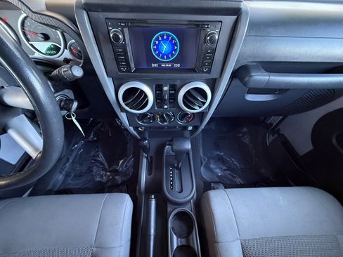 Used 2008 Jeep Wrangler Unlimited Sahara w/ Dual Top Group AWD/4WD image 15