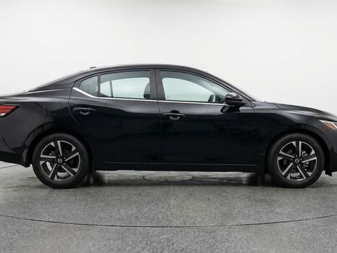 Used 2025 Nissan Sentra SV FWD image 11